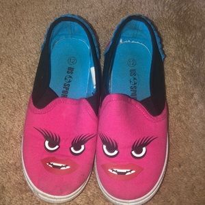 Girls slide on sneakers